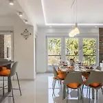 Vila Modern & Stylish With Private Pool - Four Bedroom With Pool *
