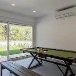 Modern & Stylish With Private Pool - Four Bedroom With Pool Vila Tugare