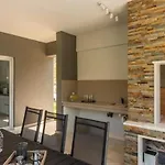 Modern & Stylish With Private Pool - Four Bedroom With Pool